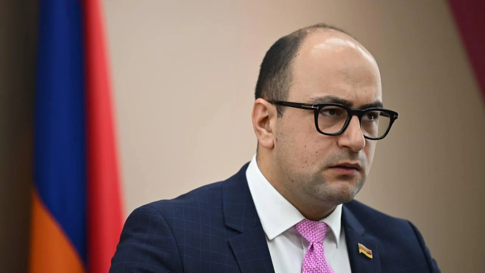 For some CP frontmen, being a Republican is an honor, but you look up the meaning of that word in the dictionary. Mamijanyan