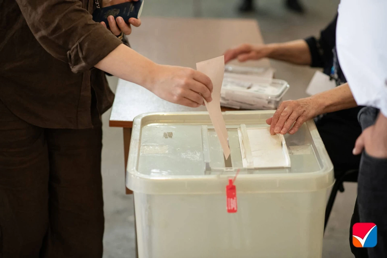 517 polling stations were closed, voting ended. the counting of ballots will begin shortly