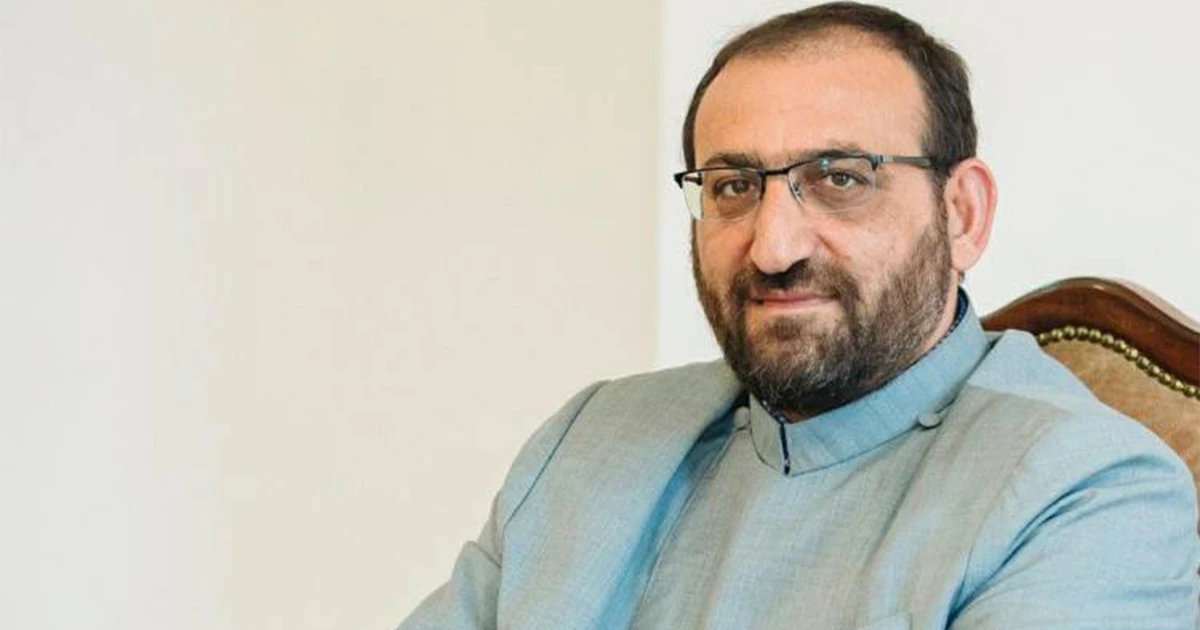 Arshak Srbazan filed a lawsuit against Stepan Asatryan. demands a denial and compensation of 999 drams